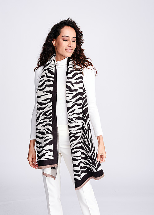 Pia Rossini Jax Scarf And Finley Glove Product image